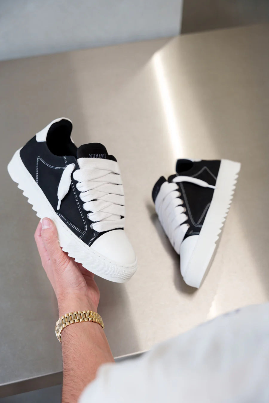 ATELIER - Black Numeris